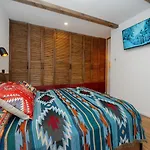 Apartman Freeman-1 триповерховий будинок для 12 гостей Bukovel