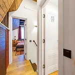 Apartman Freeman-1 триповерховий будинок для 12 гостей