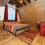 Freeman-1 триповерховий будинок для 12 гостей Apartman Bukovel