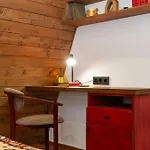 Apartman Freeman-1 триповерховий будинок для 12 гостей *