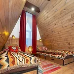 Apartman Freeman-1 триповерховий будинок для 12 гостей Bukovel