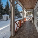 Apartman Freeman-1 триповерховий будинок для 12 гостей *