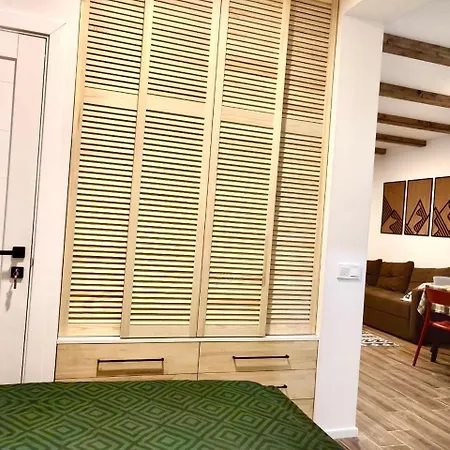 Freeman-1 триповерховий будинок для 12гостей *