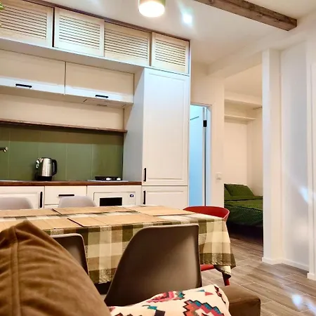 Freeman-1 триповерховий будинок для 12гостей Apartmán