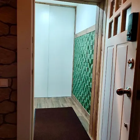 Freeman-1 триповерховий будинок для 12гостей