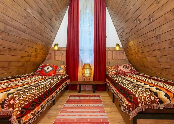 Freeman-1 триповерховий будинок для 12 гостей *