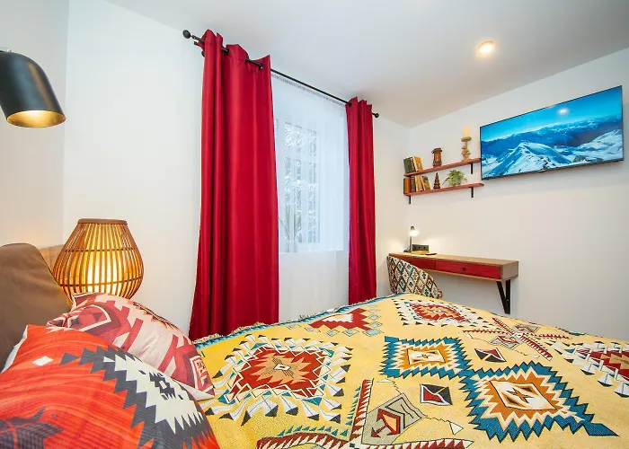Apartmán Freeman-1 триповерховий будинок для 12 гостей *